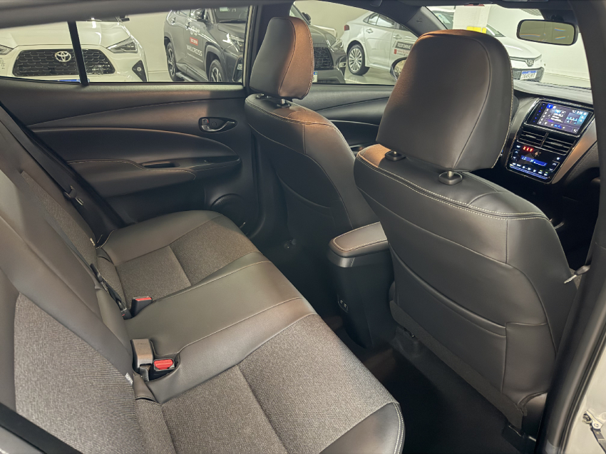 toyota yaris flex automatico 20257