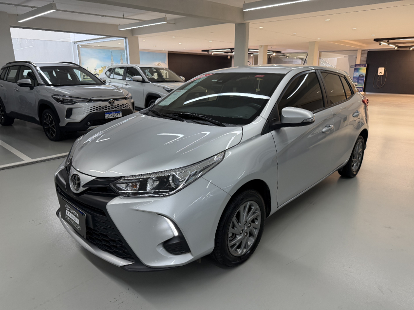 toyota yaris flex automatico 20252
