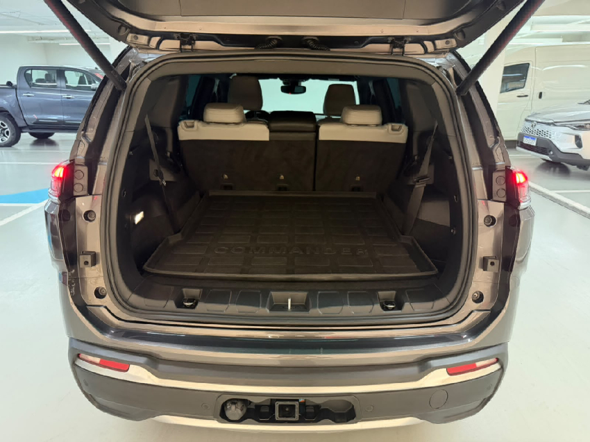 jeep commander 2.0 td380 turbo diesel limited at9 4p automatico 20238