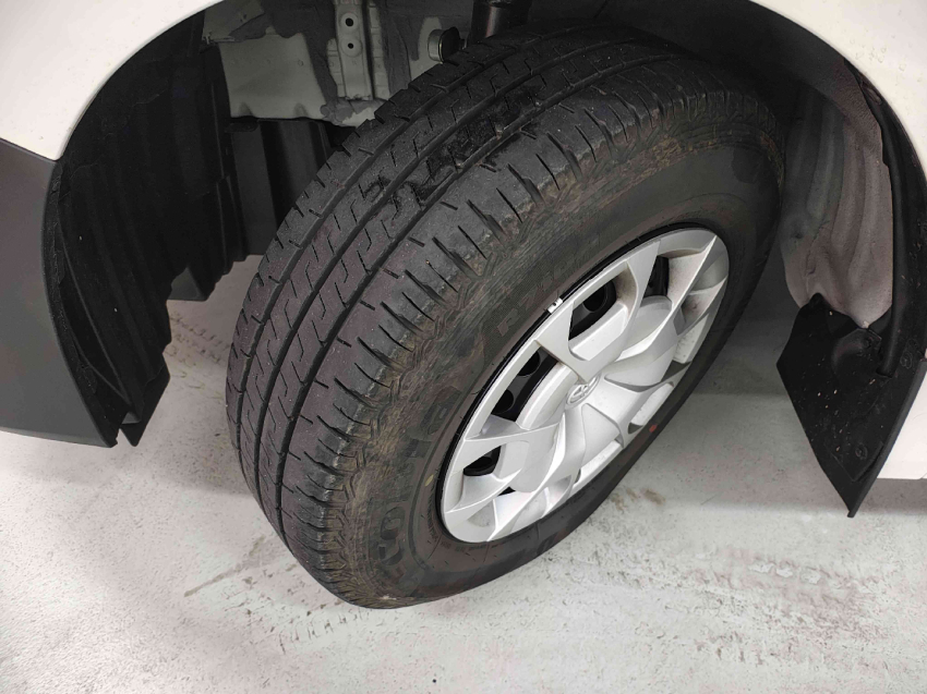 toyota hiace 2.8 d-4d turbo diesel furgao dx automatico 4p 202612