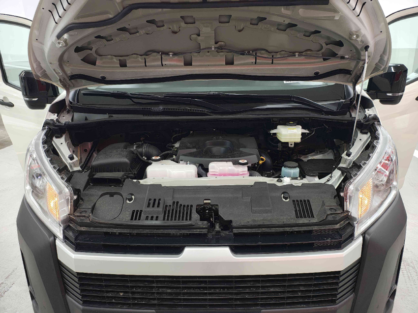 toyota hiace 2.8 d-4d turbo diesel furgao dx automatico 4p 202613