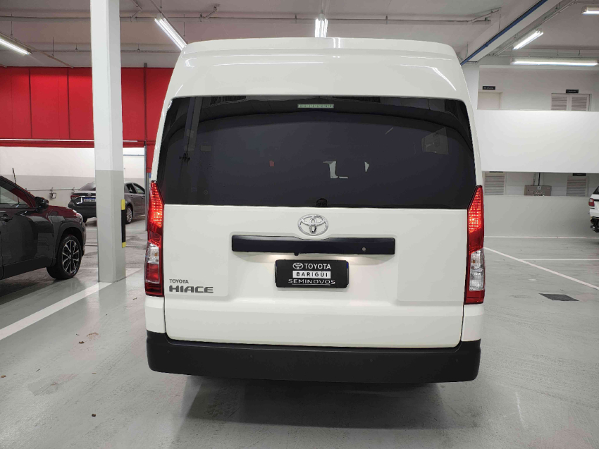 toyota hiace 2.8 d-4d turbo diesel minibus 15+1 dx automatico 4p 20254
