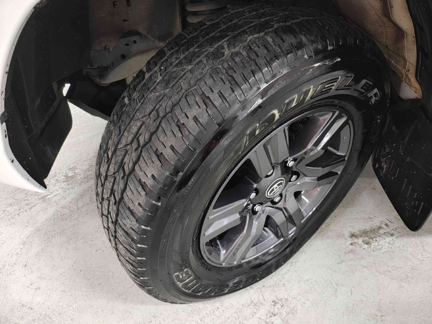 toyota hilux 2.8 d-4d turbo diesel cd sr 4x4 automatico 4p 202411