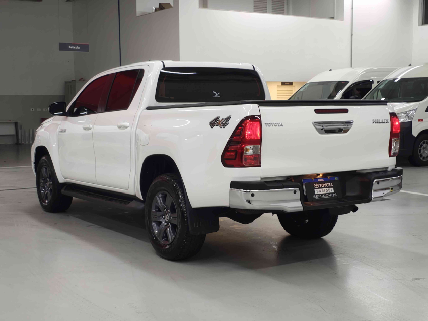 toyota hilux 2.8 d-4d turbo diesel cd sr 4x4 automatico 4p 20243