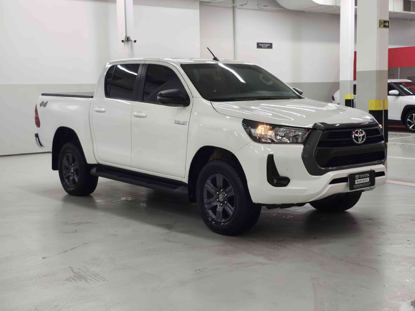 toyota hilux 2.8 d-4d turbo diesel cd sr 4x4 automatico 4p 20240