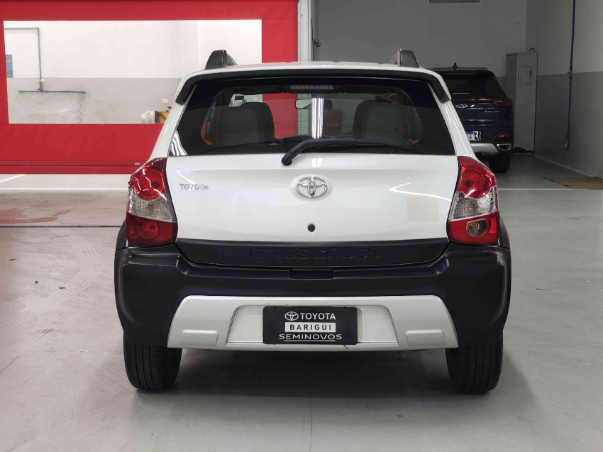 toyota etios cross 1.5 16v flex 4p manual 20154
