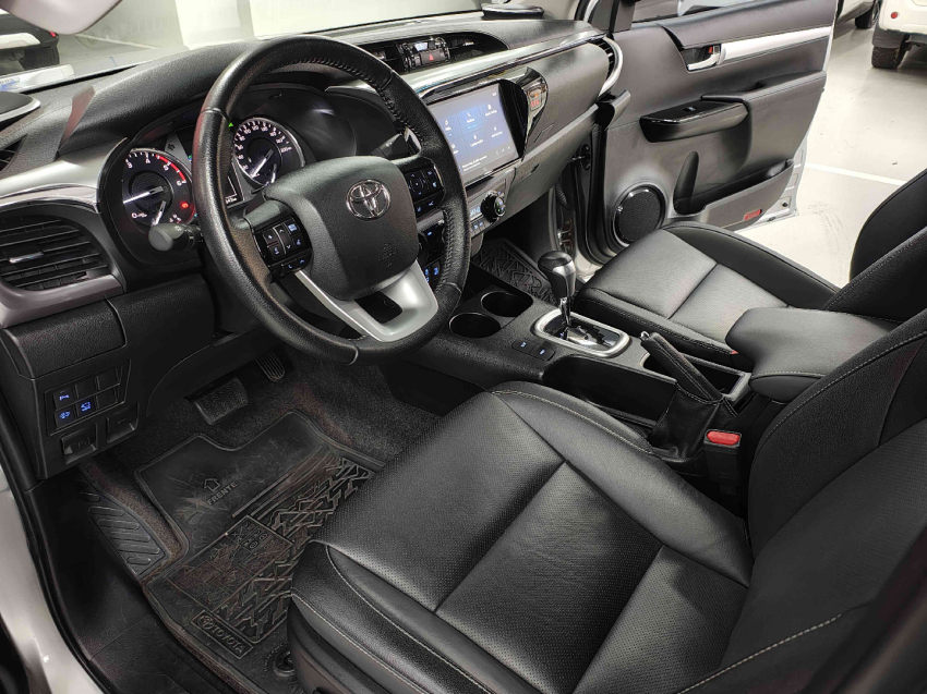 toyota hilux 2.8 d-4d turbo diesel cd srx plus 4x4 automatico 4p 20249