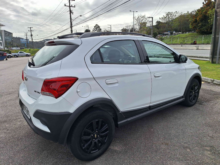 chevrolet onix 1.4 mpfi activ 8v flex 4p automatico 5p manual 2019