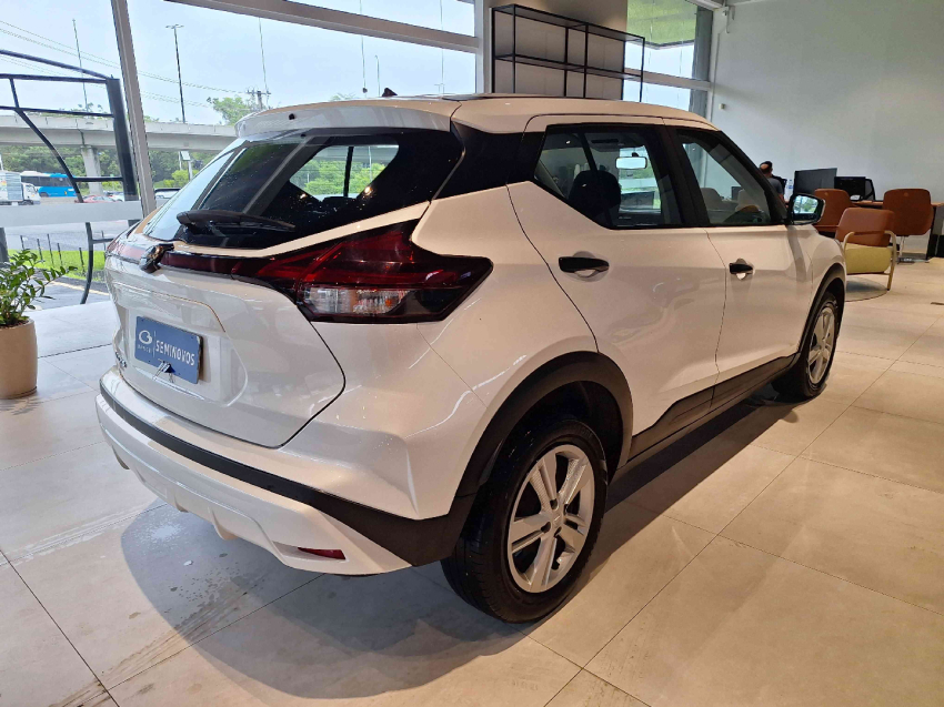 nissan kicks 1.6 16v flexstart active xtronic flex automatico 202410