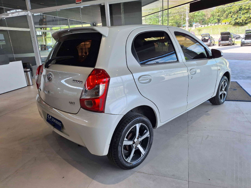 toyota etios 1.3 x 16v flex 4p manual automatico 2015