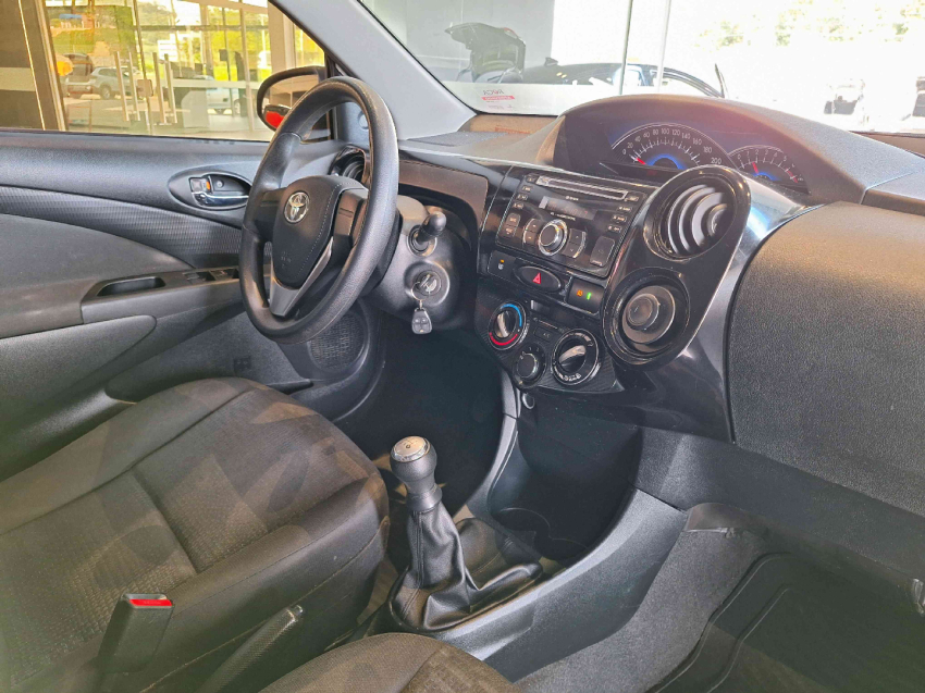 toyota etios 1.3 x 16v flex 4p manual automatico 2015