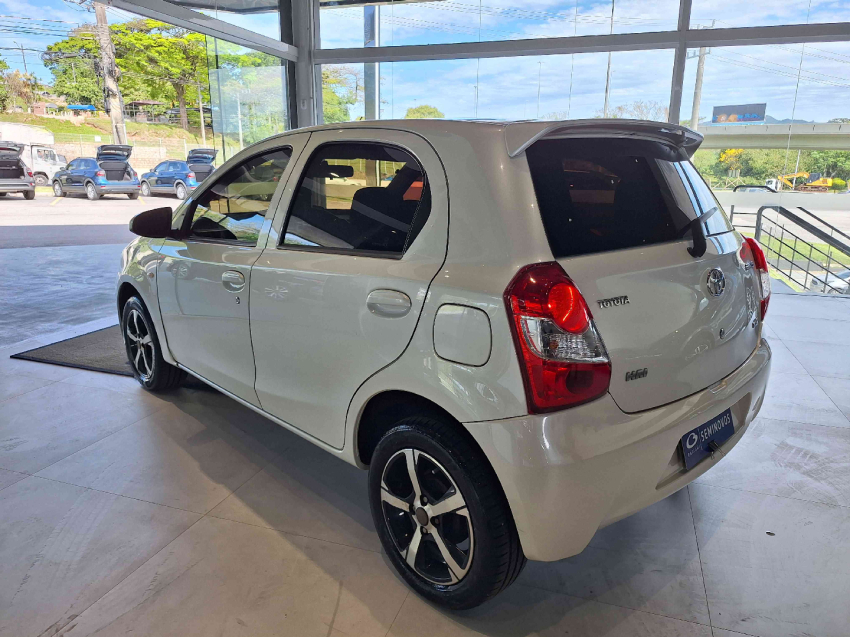 toyota etios 1.3 x 16v flex 4p manual automatico 2015