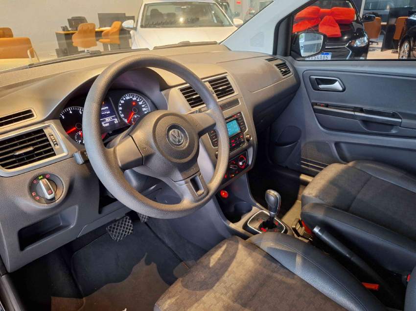 volkswagen fox 1.6 msi comfortline 8v flex 4p automatizado 5p semiautomatico 20153