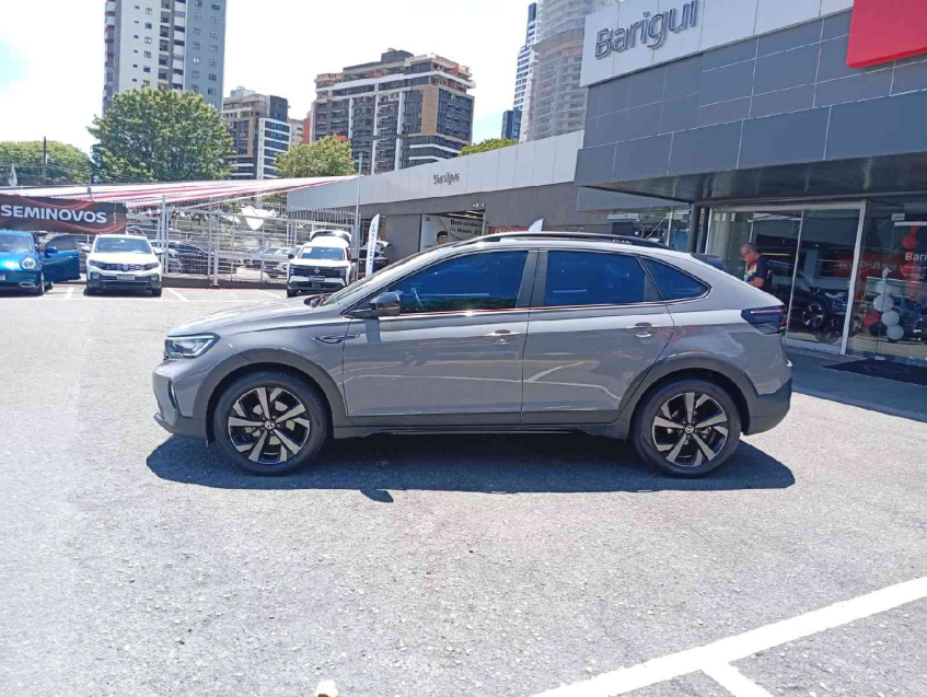 volkswagen nivus 1.0 200 tsi total flex highline automatico 4p 20233