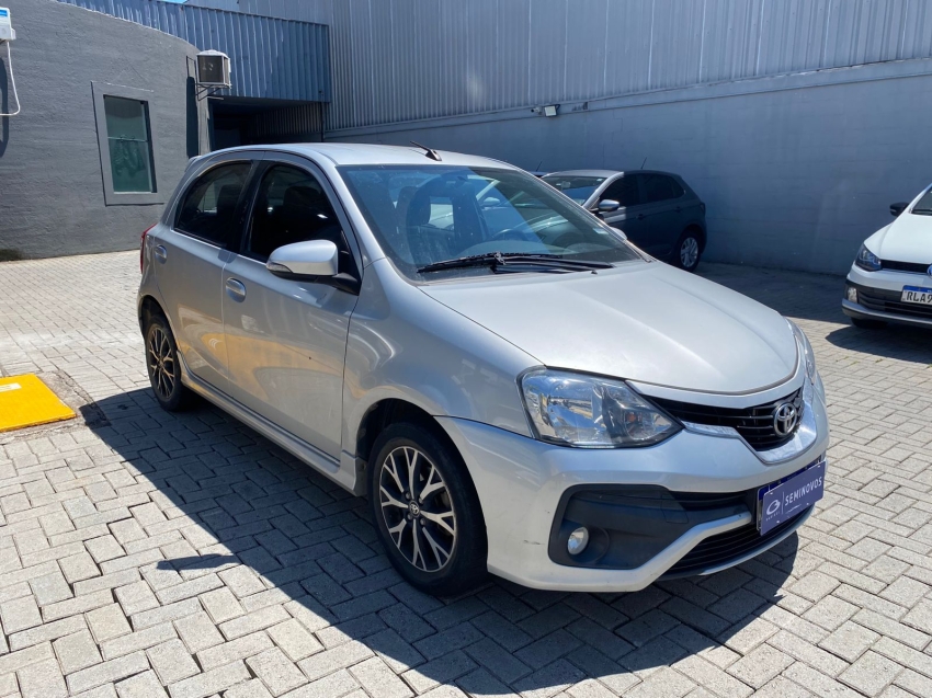 toyota etios 1.5 platinum 16v flex 4p automatico 5p 2018