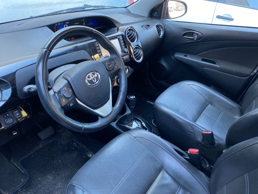 toyota etios 1.5 platinum 16v flex 4p automatico 5p 20187