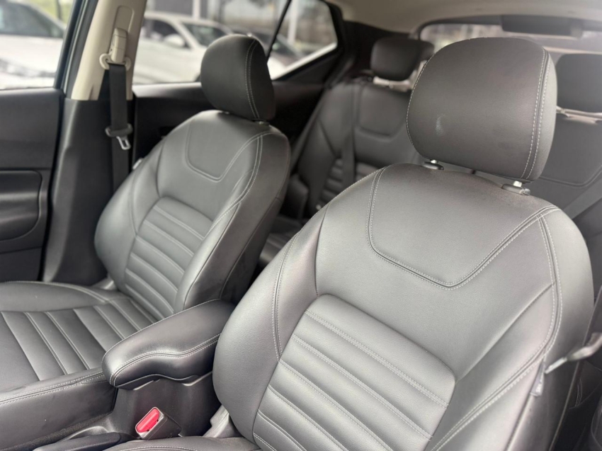 nissan kicks play advance 20255