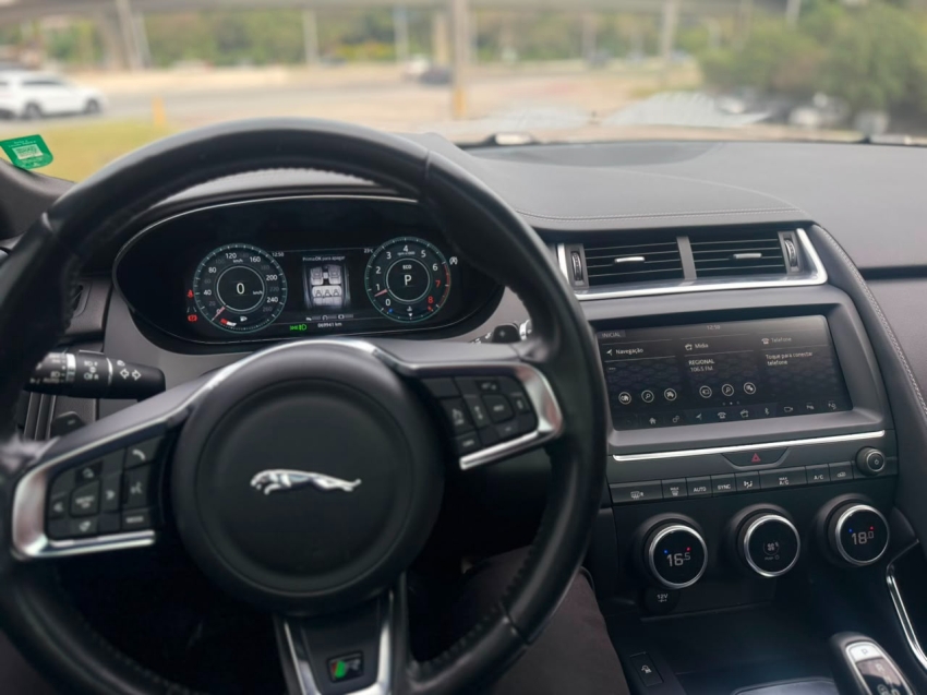 jaguar e-pace 2.0 16v p300 gasolina r-dynamic hse awd automatico 4p 20182