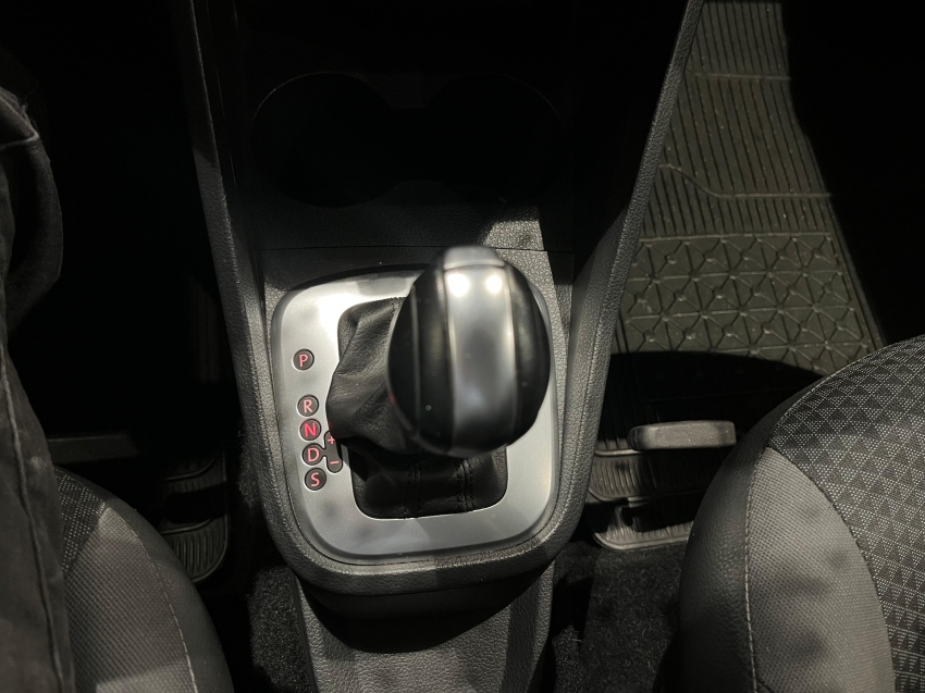 volkswagen voyage 1.6 16v msi totalflex 4p automatico flex 2020