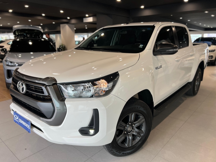 toyota hilux 2.8 d-4d turbo diesel cd sr 4x4 automatico 4p 2024