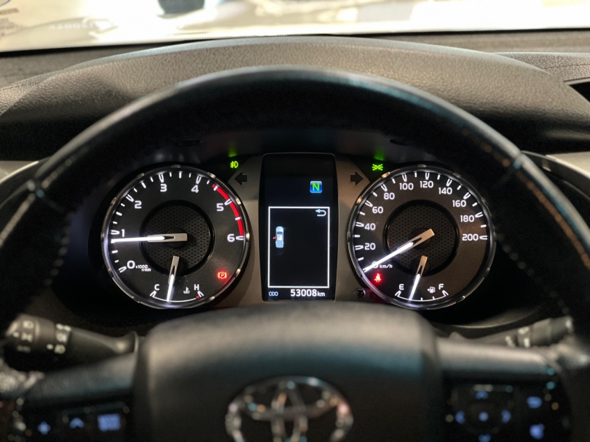 toyota hilux 2.8 d-4d turbo diesel cd sr 4x4 automatico 4p 2024