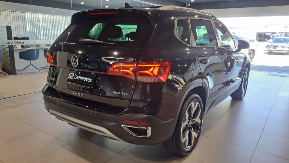 volkswagen taos 1.4 250 tsi total flex highline automatico 4p 2024
