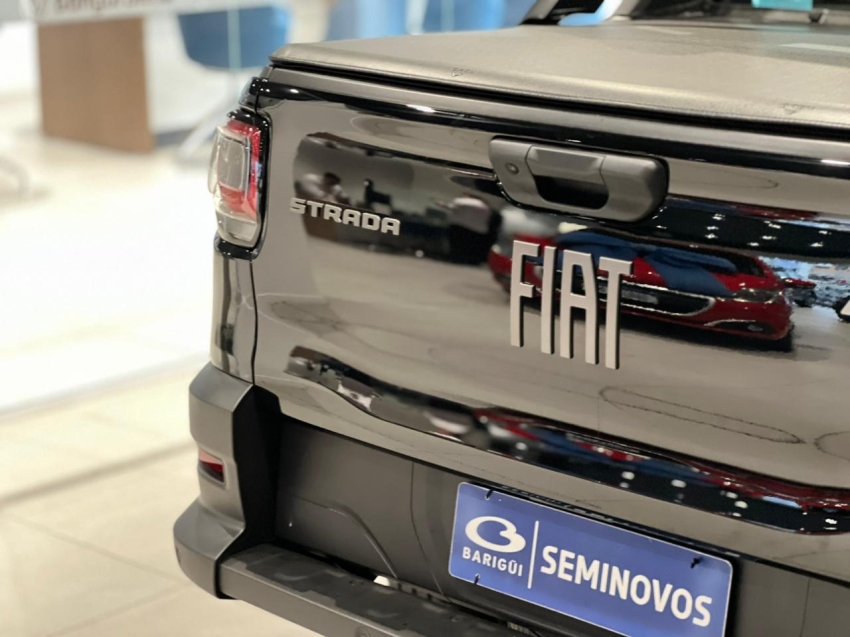 fiat strada 1.0 turbo 200 flex ultra cd cvt 4p automatico 2026