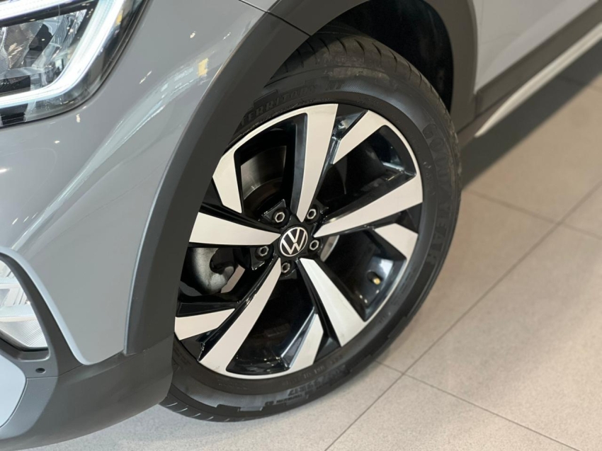 volkswagen nivus 1.0 200 tsi total flex highline automatico 4p 20246