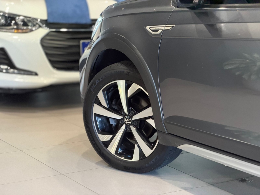 volkswagen nivus 1.0 200 tsi total flex highline automatico 4p 202213