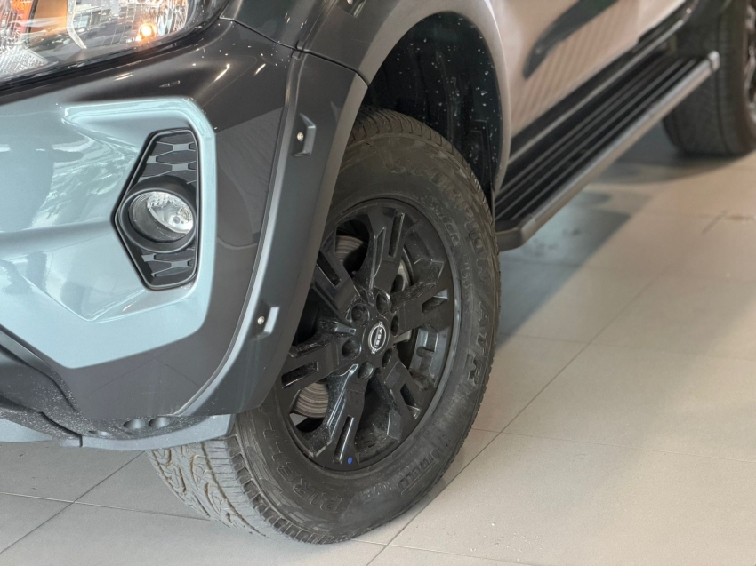 nissan frontier 2.3 16v turbo diesel attack cd 4x4 automatico 4p 20252