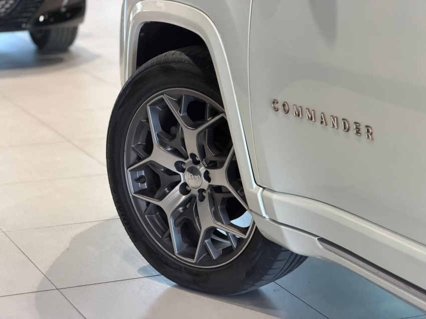 jeep commander 1.3 t270 turbo flex overland at6 4p automatico 20233