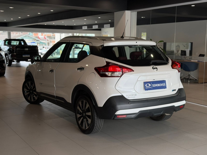 nissan kicks 1.6 16v flexstart sl 4p xtronic flex 5p automatico 201813