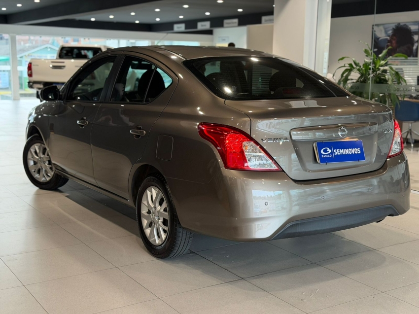 nissan versa 1.6 16v flexstart sv 4p xtronic flex 5p automatico 202013