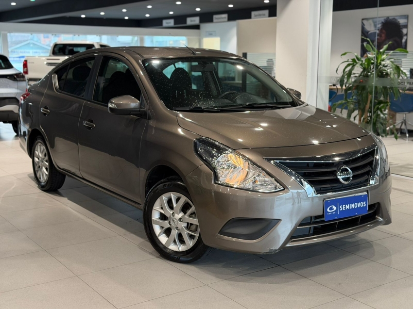 nissan versa 1.6 16v flexstart sv 4p xtronic flex 5p automatico 2020