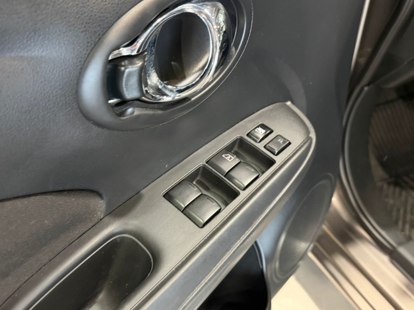 nissan versa 1.6 16v flexstart sv 4p xtronic flex 5p automatico 20204