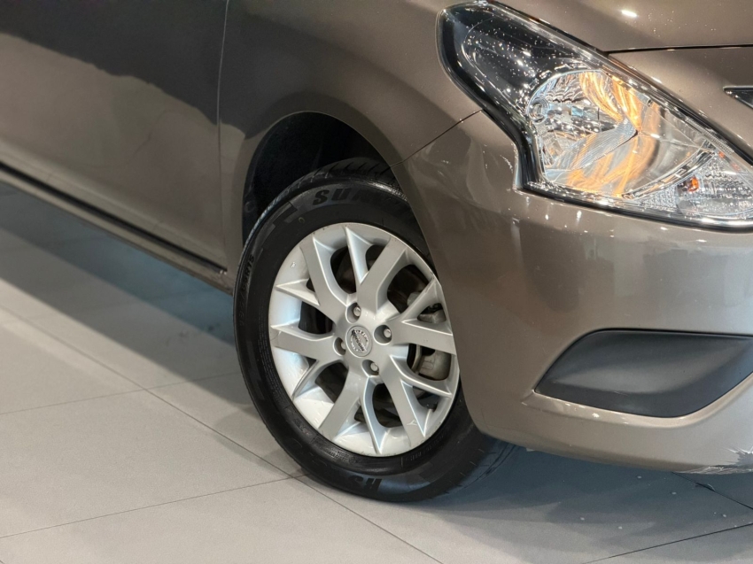 nissan versa 1.6 16v flexstart sv 4p xtronic flex 5p automatico 20201