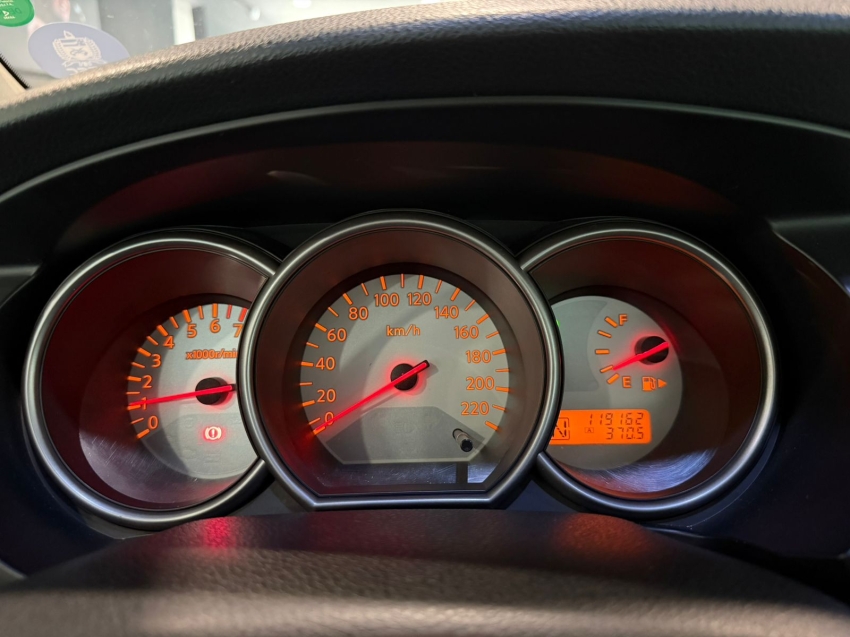 nissan grand livina 1.8 sl 16v flex 4p automatico 5p manual 20137