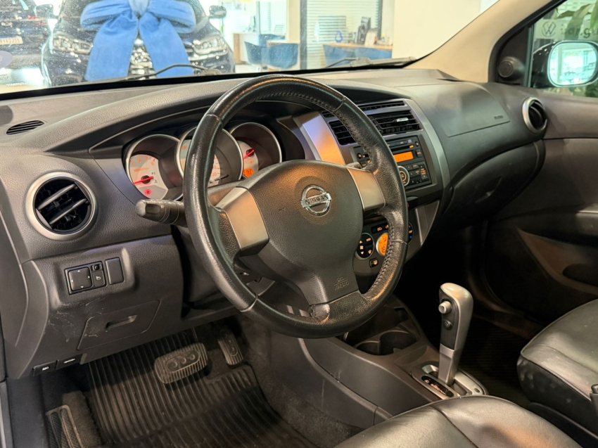 nissan grand livina 1.8 sl 16v flex 4p automatico 5p manual 20135