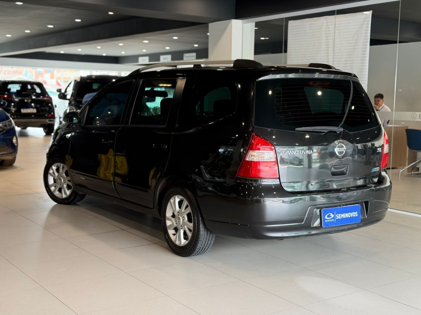 nissan grand livina 1.8 sl 16v flex 4p automatico 5p manual 201314