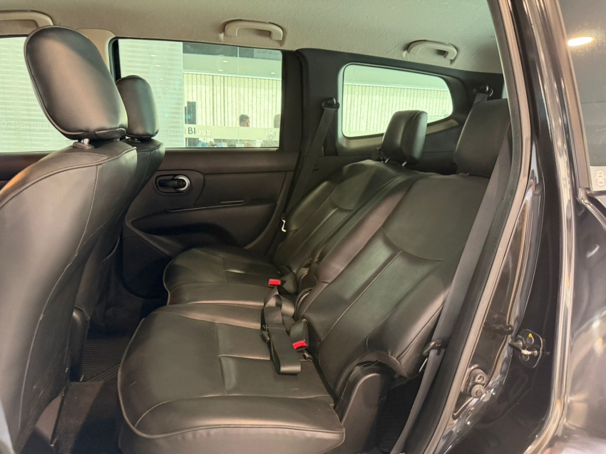 nissan grand livina 1.8 sl 16v flex 4p automatico 5p manual 201312