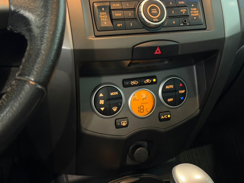 nissan grand livina 1.8 sl 16v flex 4p automatico 5p manual 20139