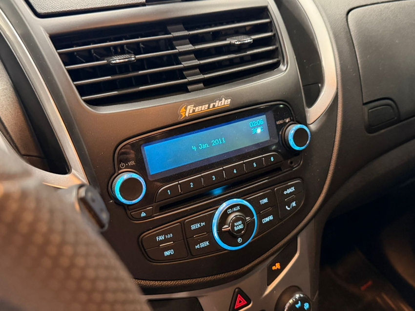 chevrolet tracker 1.8 mpfi freeride 4x2 16v flex 4p manual 5p 20147