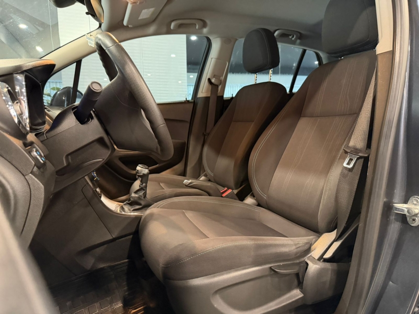 chevrolet tracker 1.8 mpfi freeride 4x2 16v flex 4p manual 5p 20144