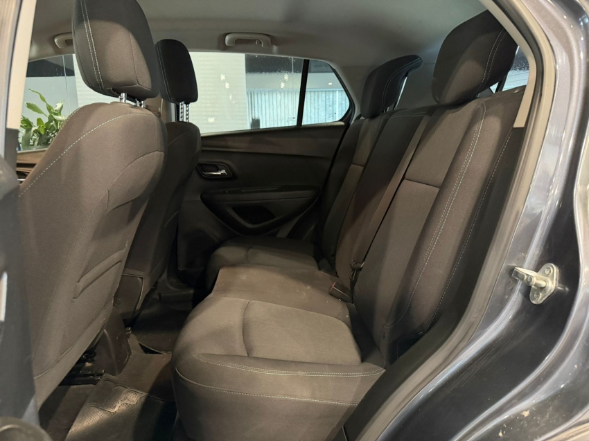 chevrolet tracker 1.8 mpfi freeride 4x2 16v flex 4p manual 5p 201410