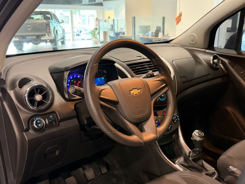 chevrolet tracker 1.8 mpfi freeride 4x2 16v flex 4p manual 5p 20145