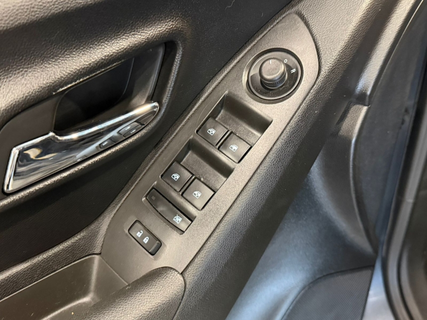 chevrolet tracker 1.8 mpfi freeride 4x2 16v flex 4p manual 5p 20143