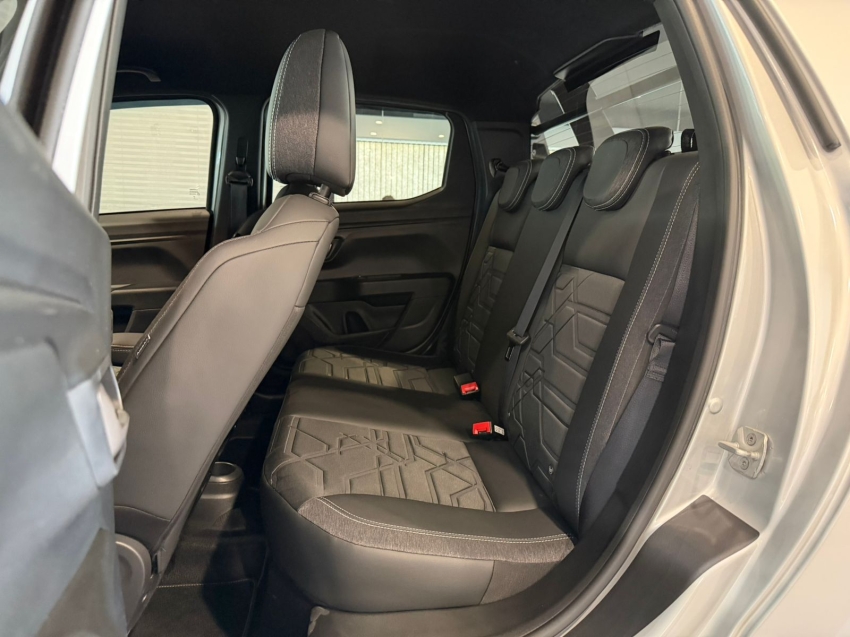 fiat strada 1.3 firefly flex volcano cd cvt 4p automatico 202314