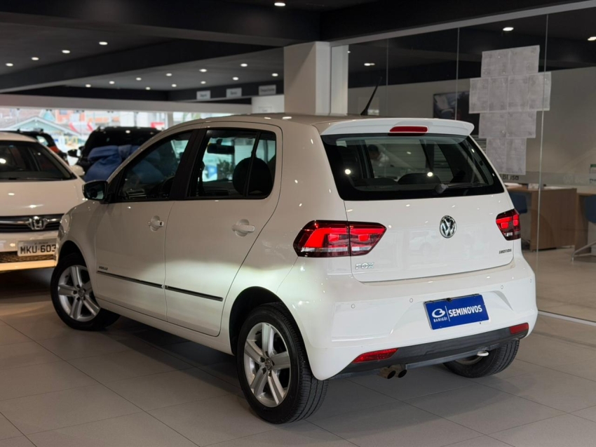 volkswagen fox 1.6 msi highline 16v flex 4p automatizado semiautomatico 201615