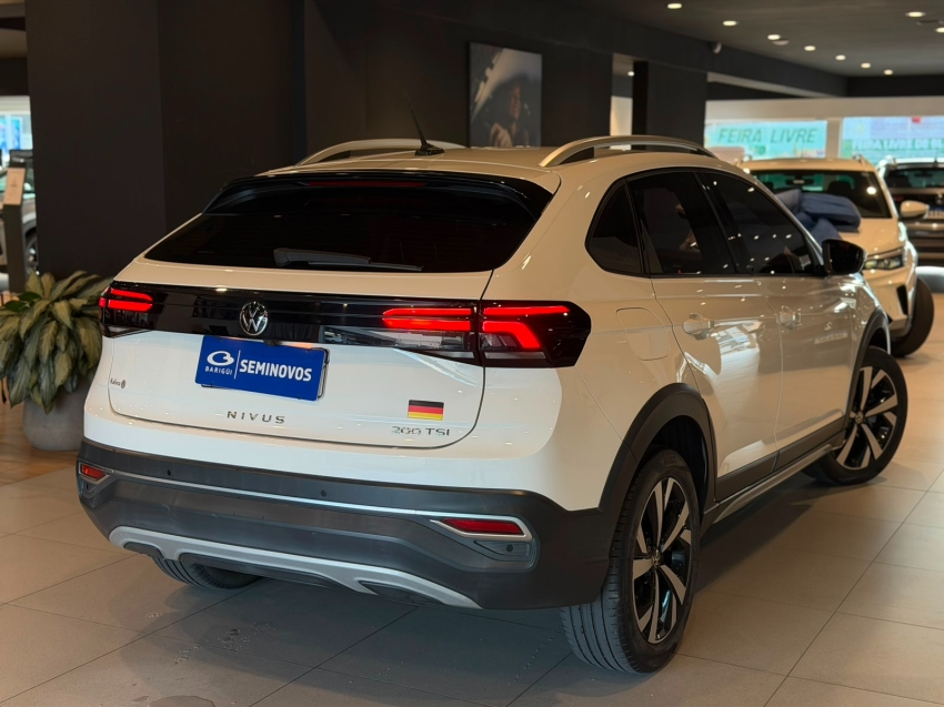 volkswagen nivus 1.0 200 tsi total flex highline automatico 4p 202220
