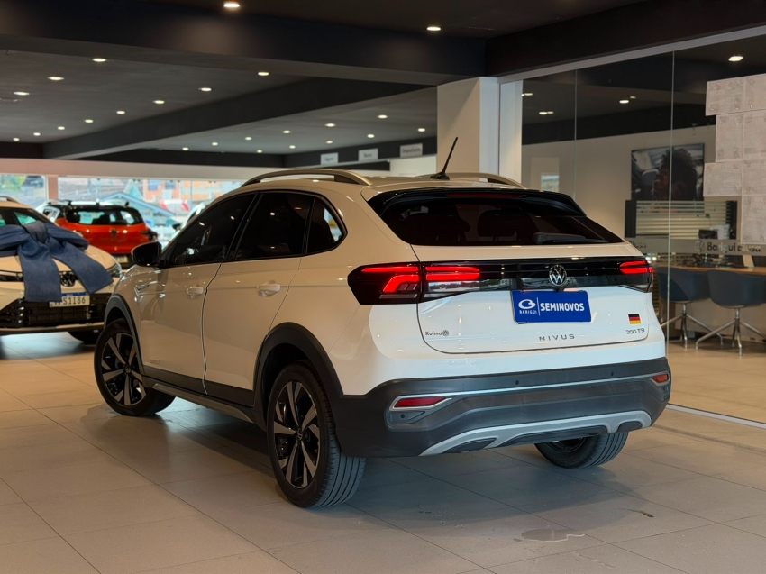 volkswagen nivus 1.0 200 tsi total flex highline automatico 4p 202217